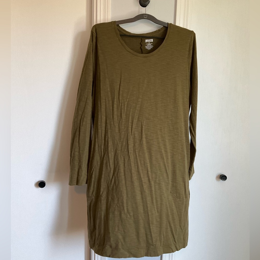 Knit dress in marsh olive color